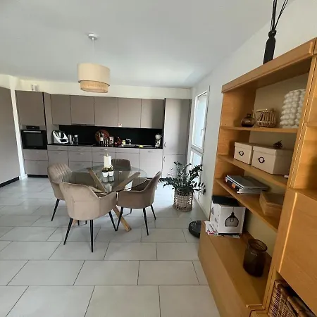 Apartment Martigny شقة